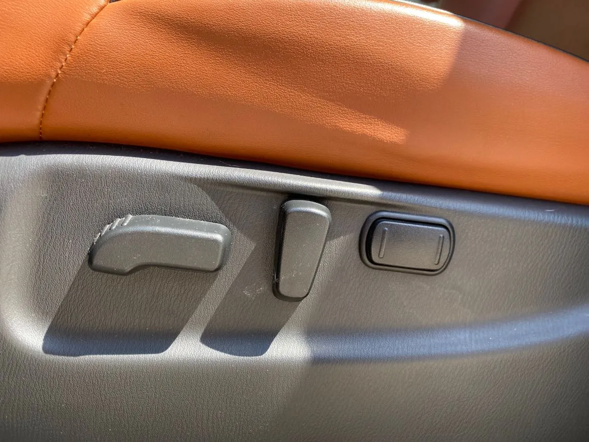 Car image 29