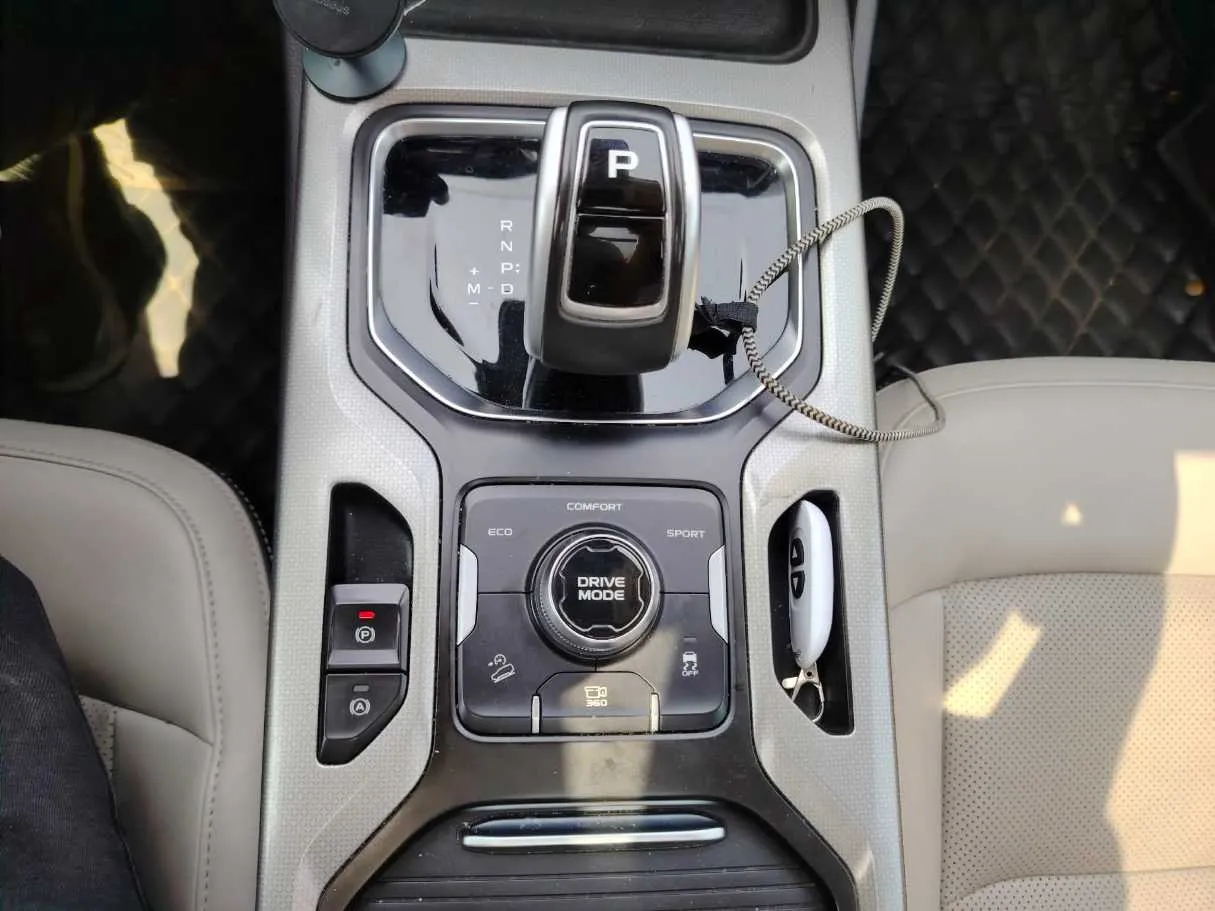 Car image 28
