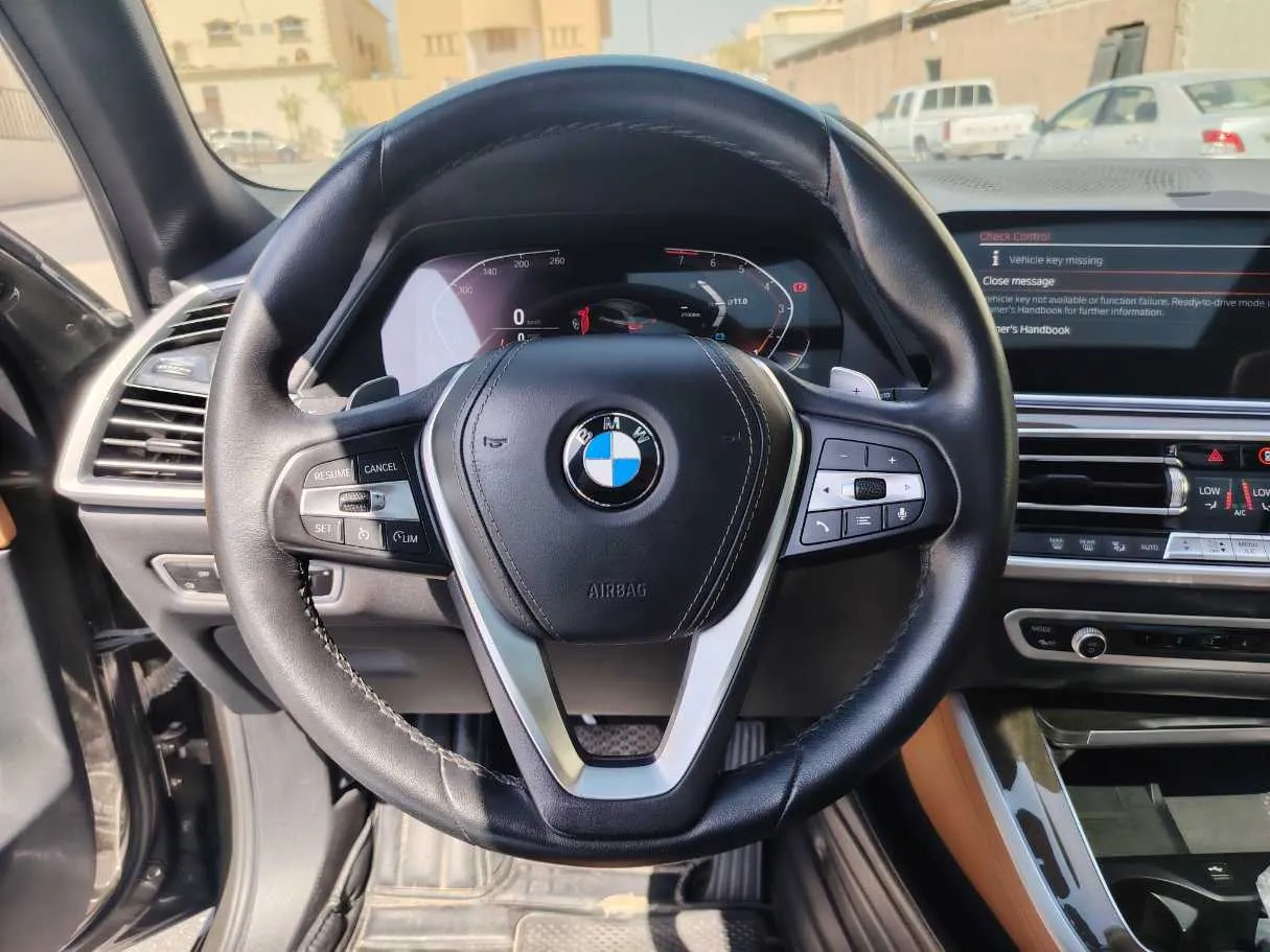 Car image 23