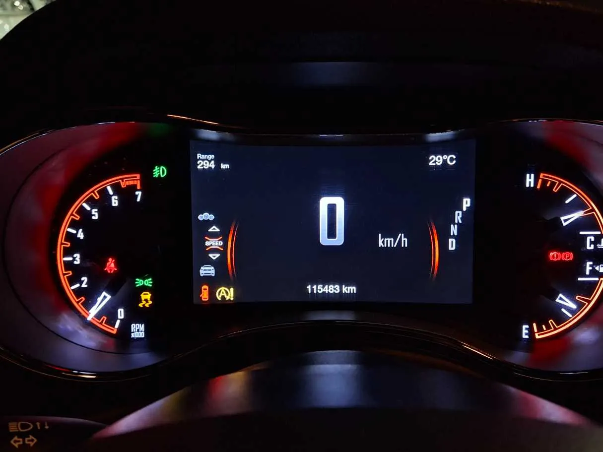 Car image 18