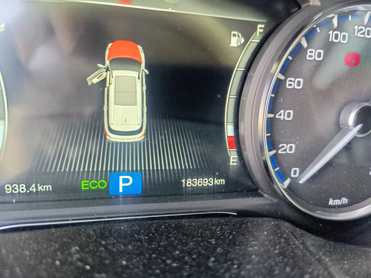 Car image 28