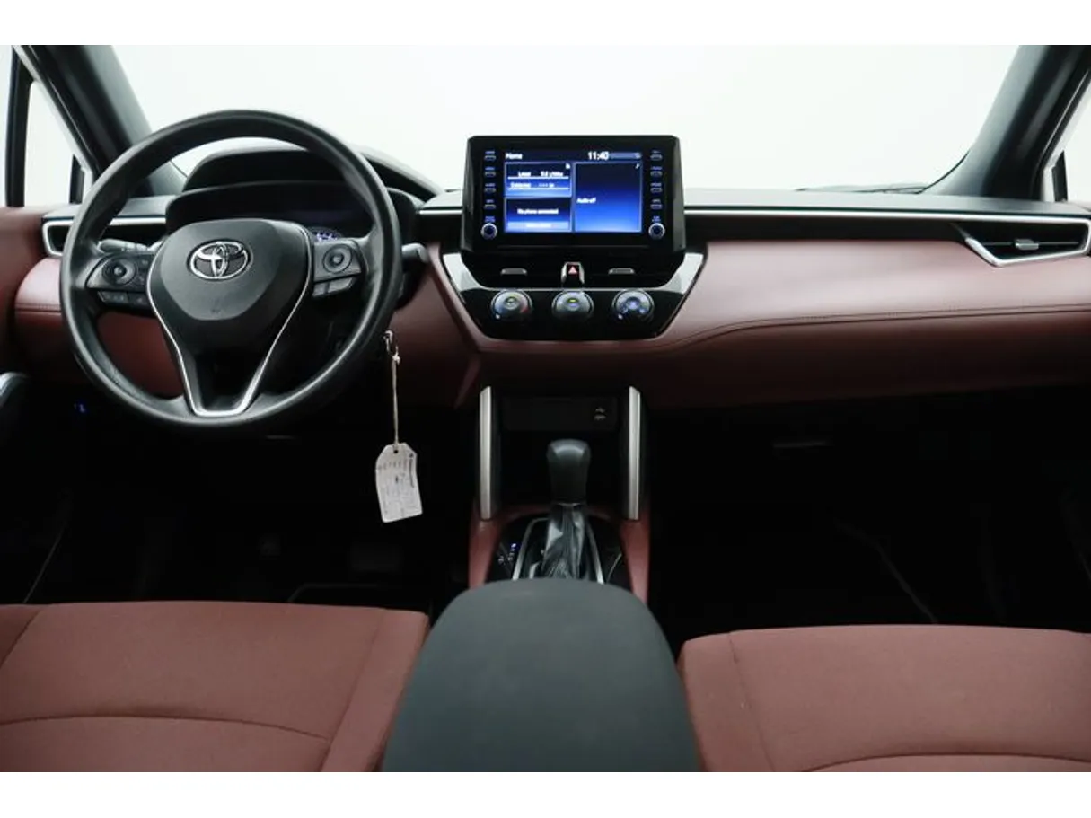 Car image 14