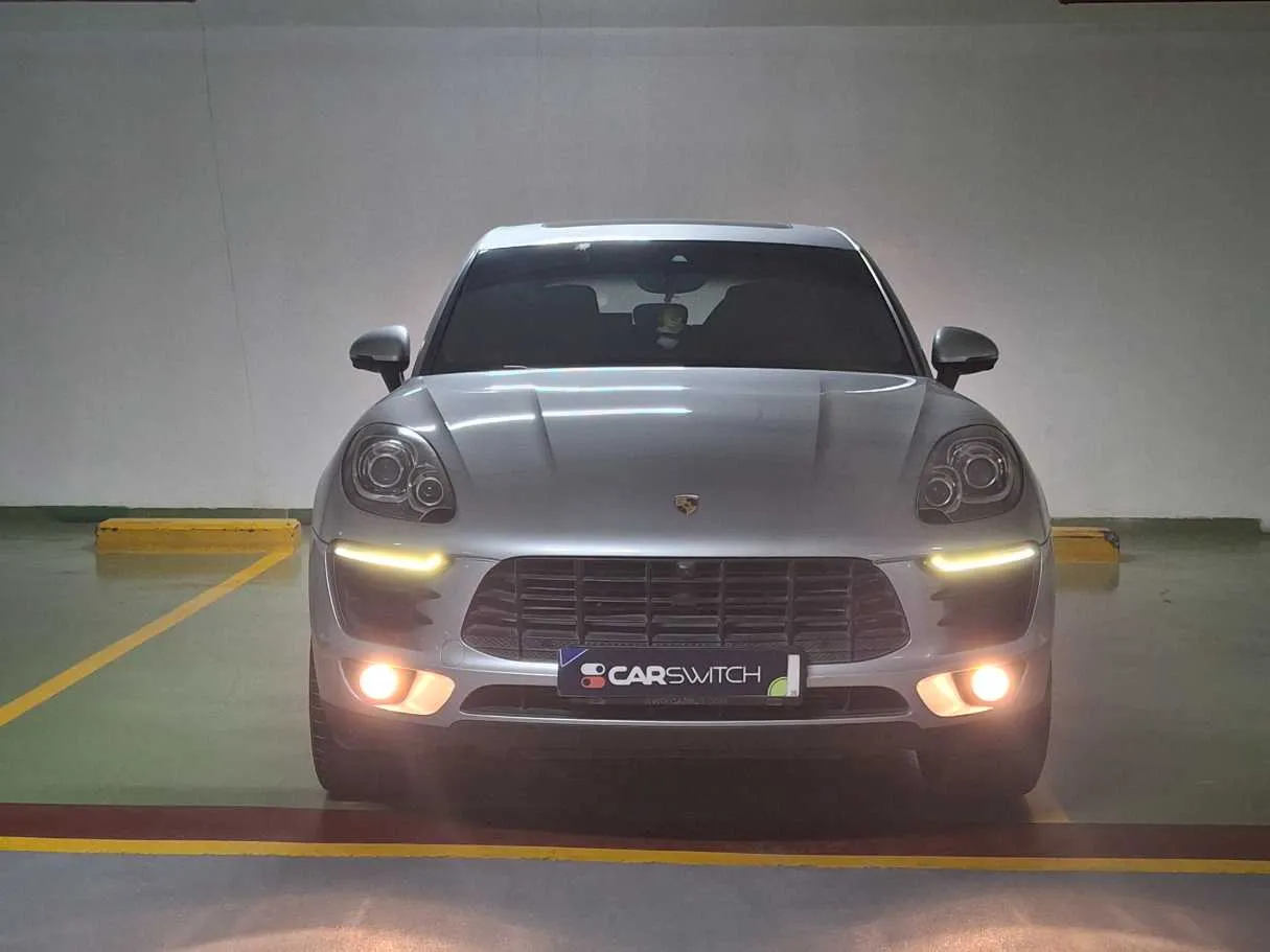 Car image 2