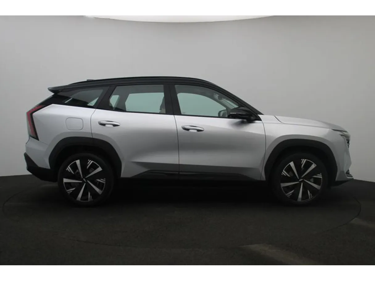 Car image 13