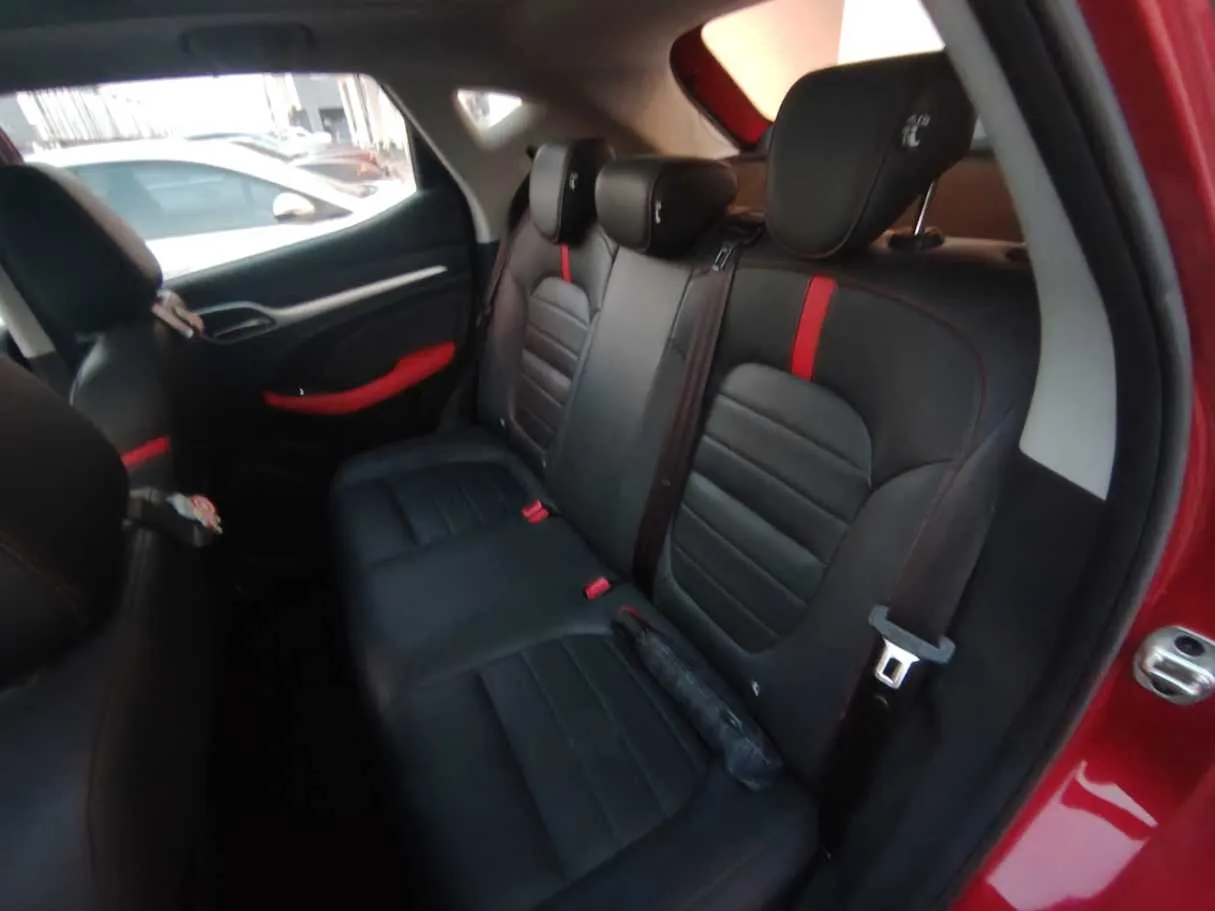 Car image 15