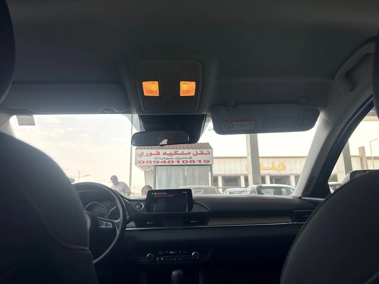 Car image 15