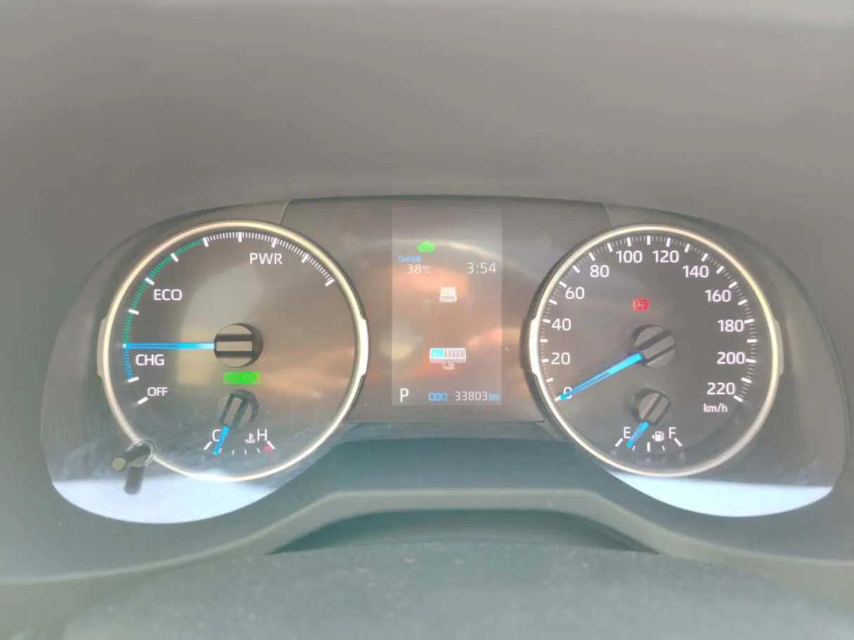 Car image 25