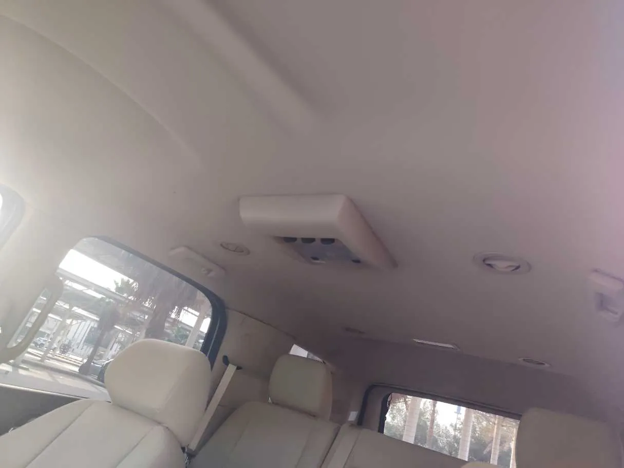 Car image 25