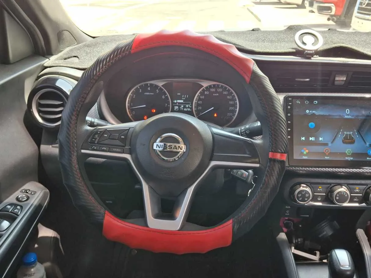 Car image 17