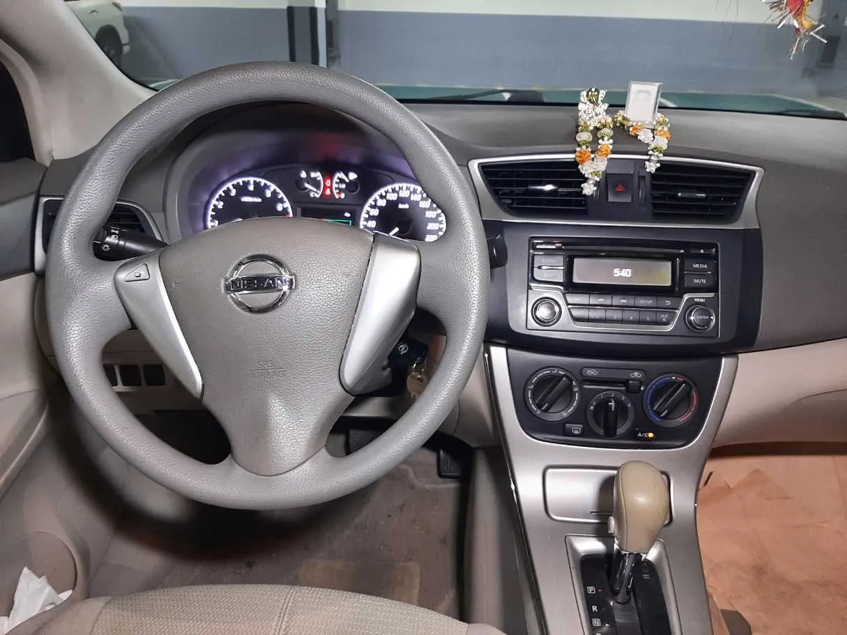 Car image 16