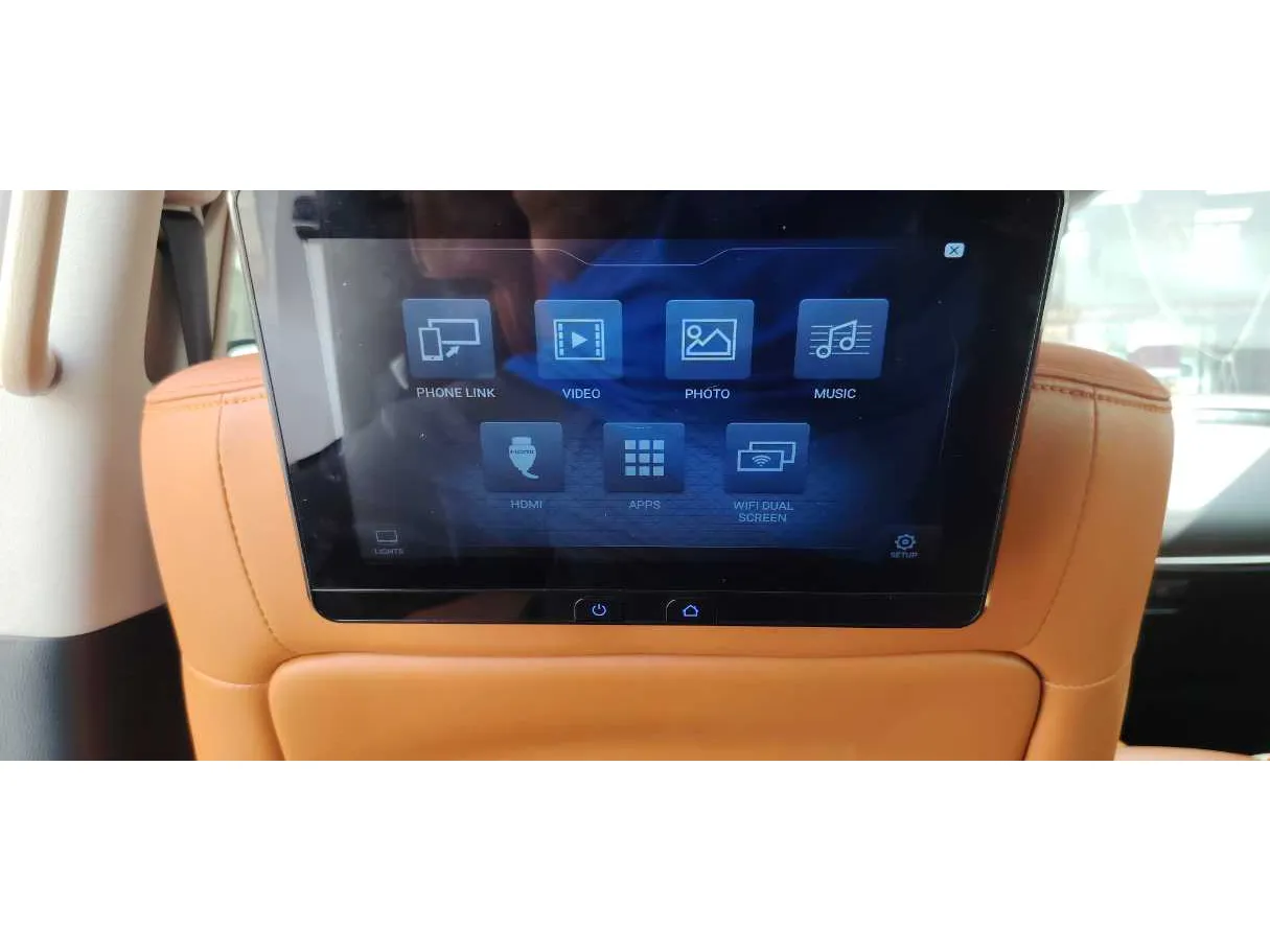 Car image 30