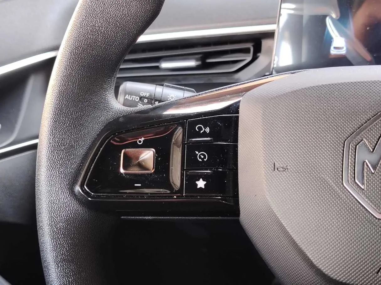 Car image 28