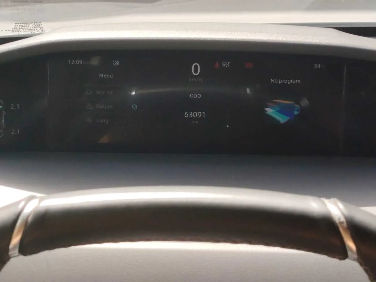 Car image 32