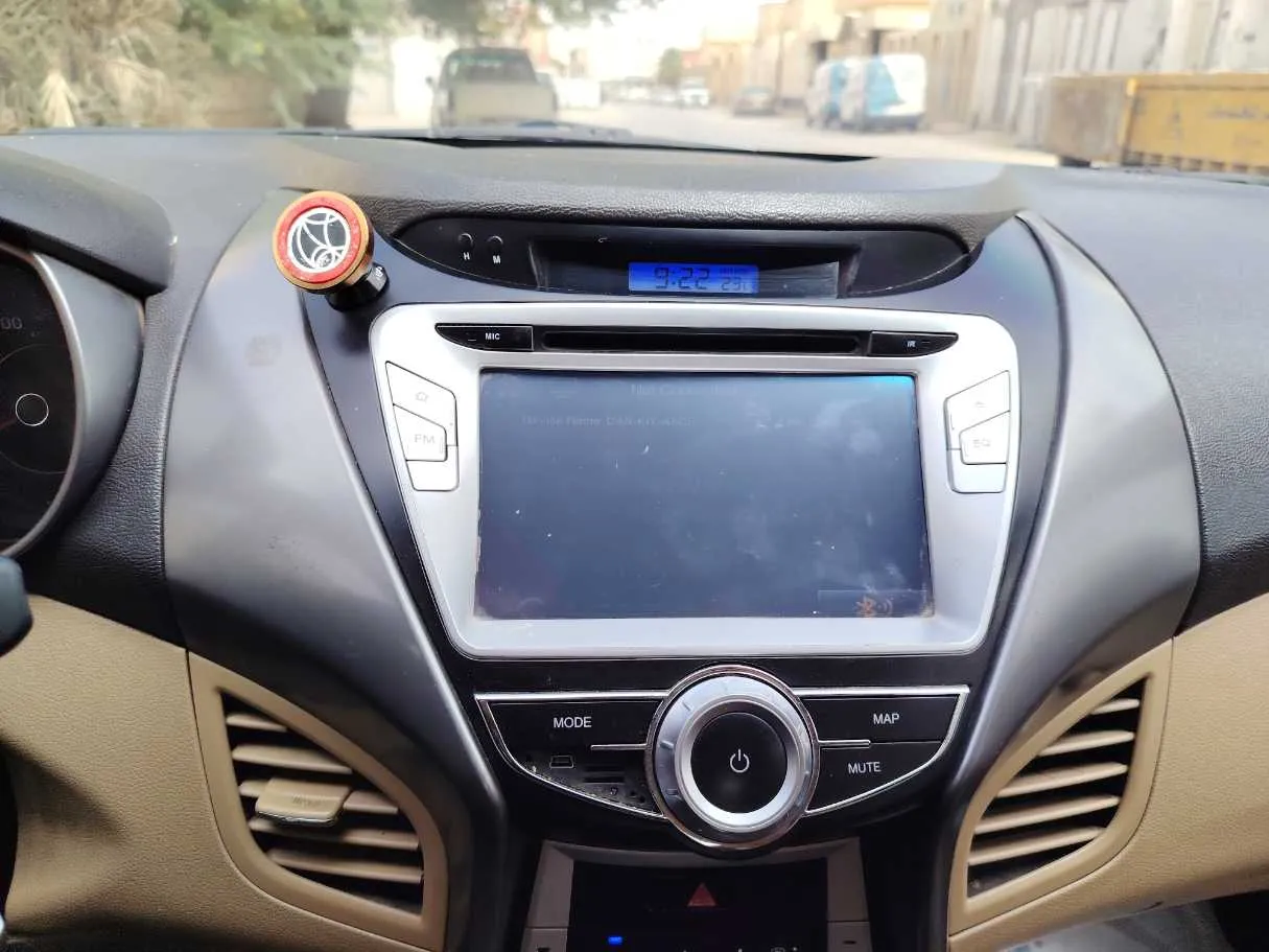 Car image 19