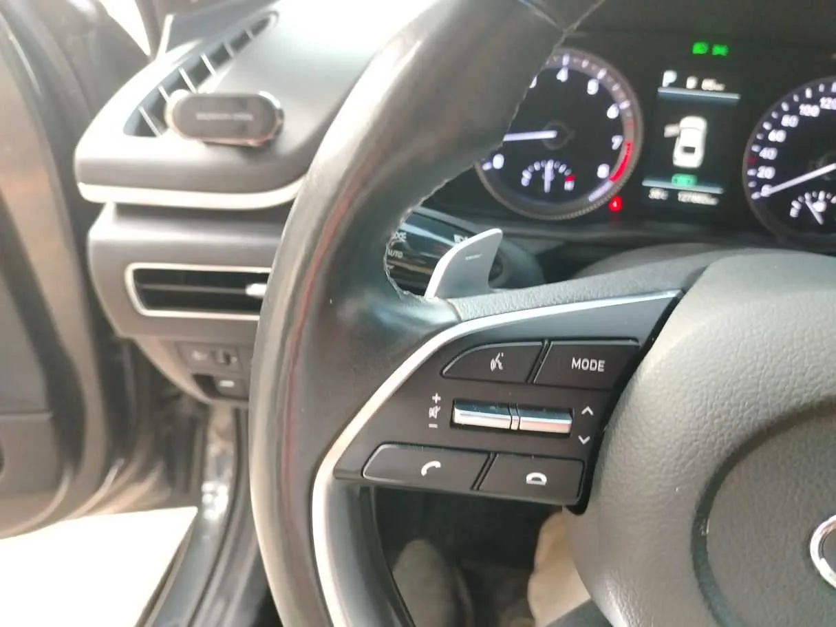 Car image 33