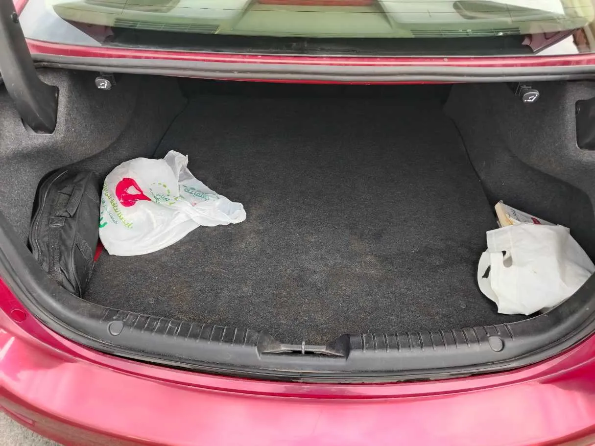 Car image 30