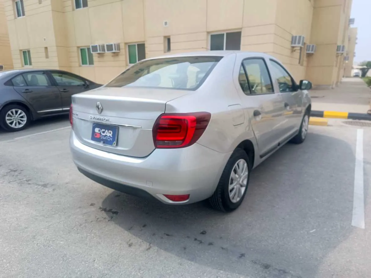 Car image 5