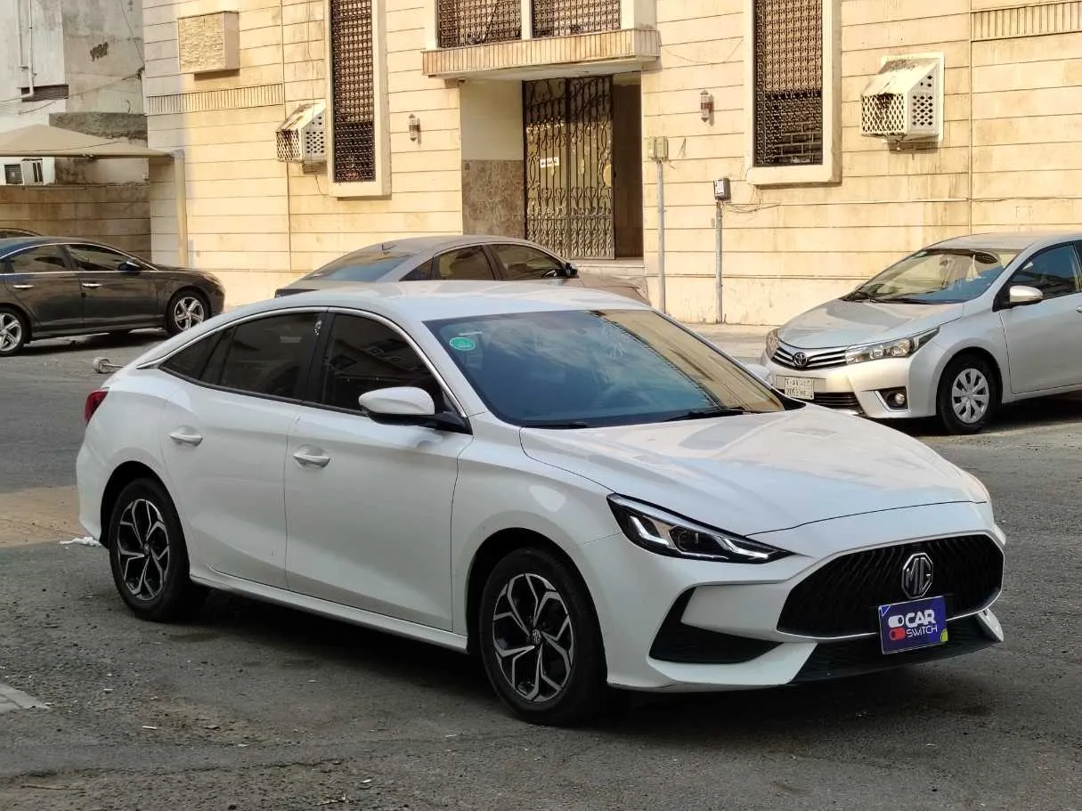 Car image 3