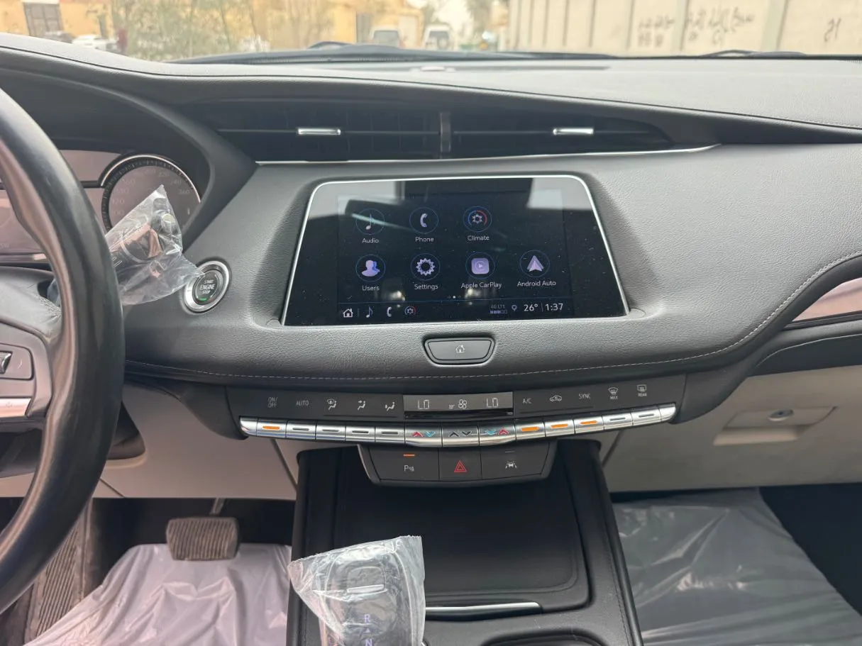 Car image 16