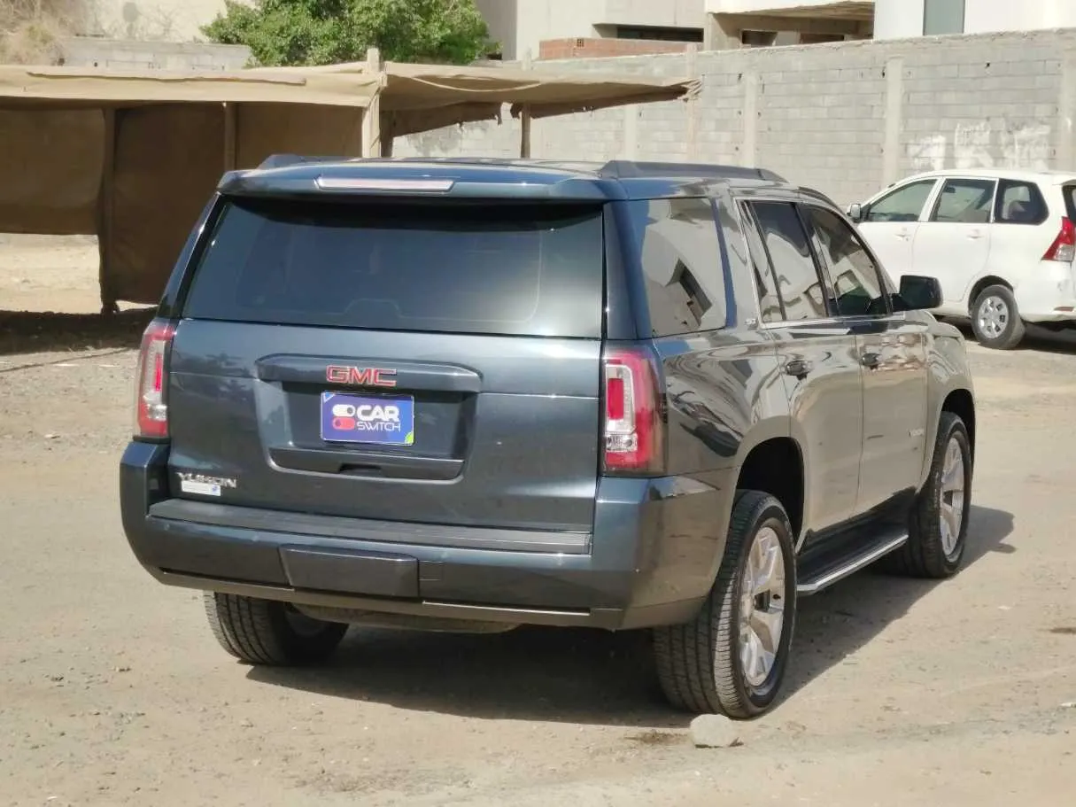 Car image 5
