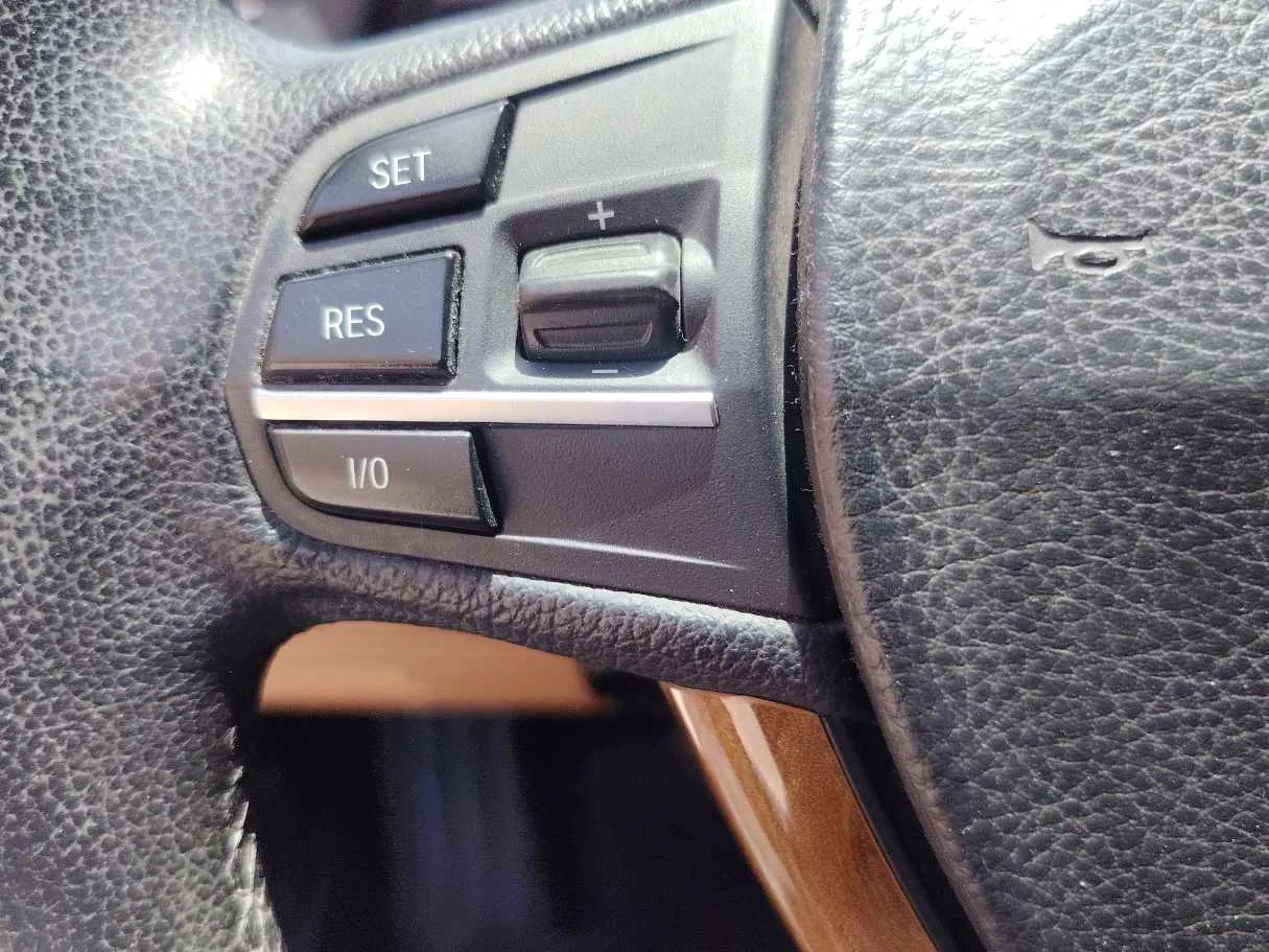 Car image 36