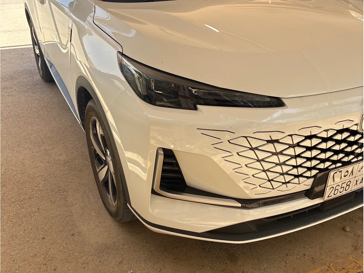Car image 2