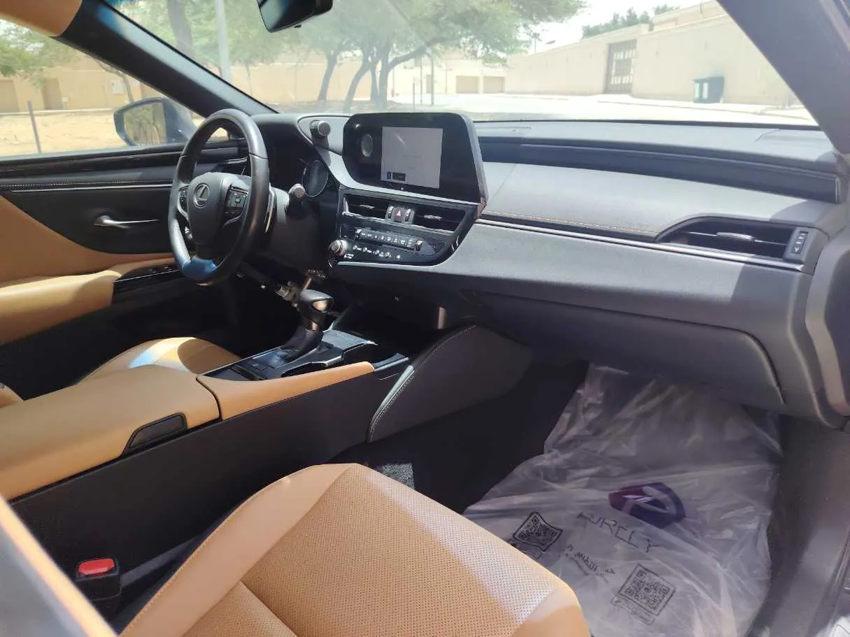 Car image 21