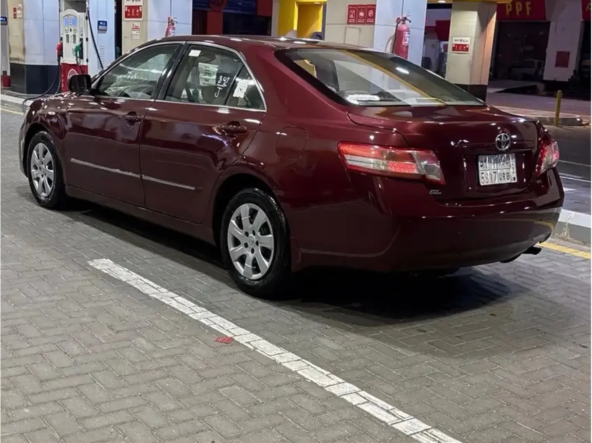 Car image 3