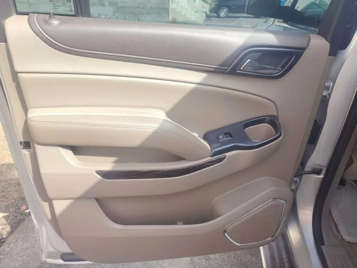 Car image 46