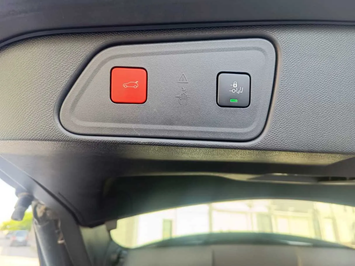 Car image 31