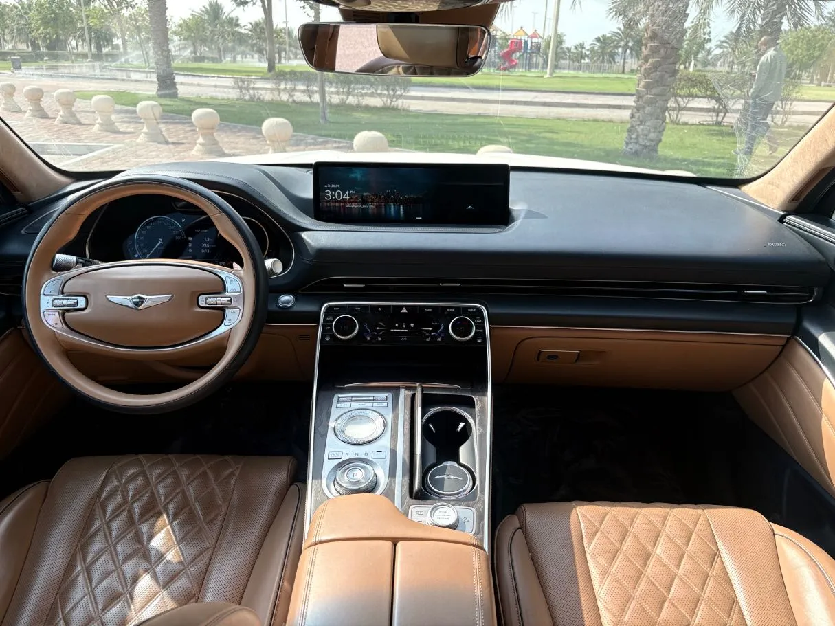 Car image 18