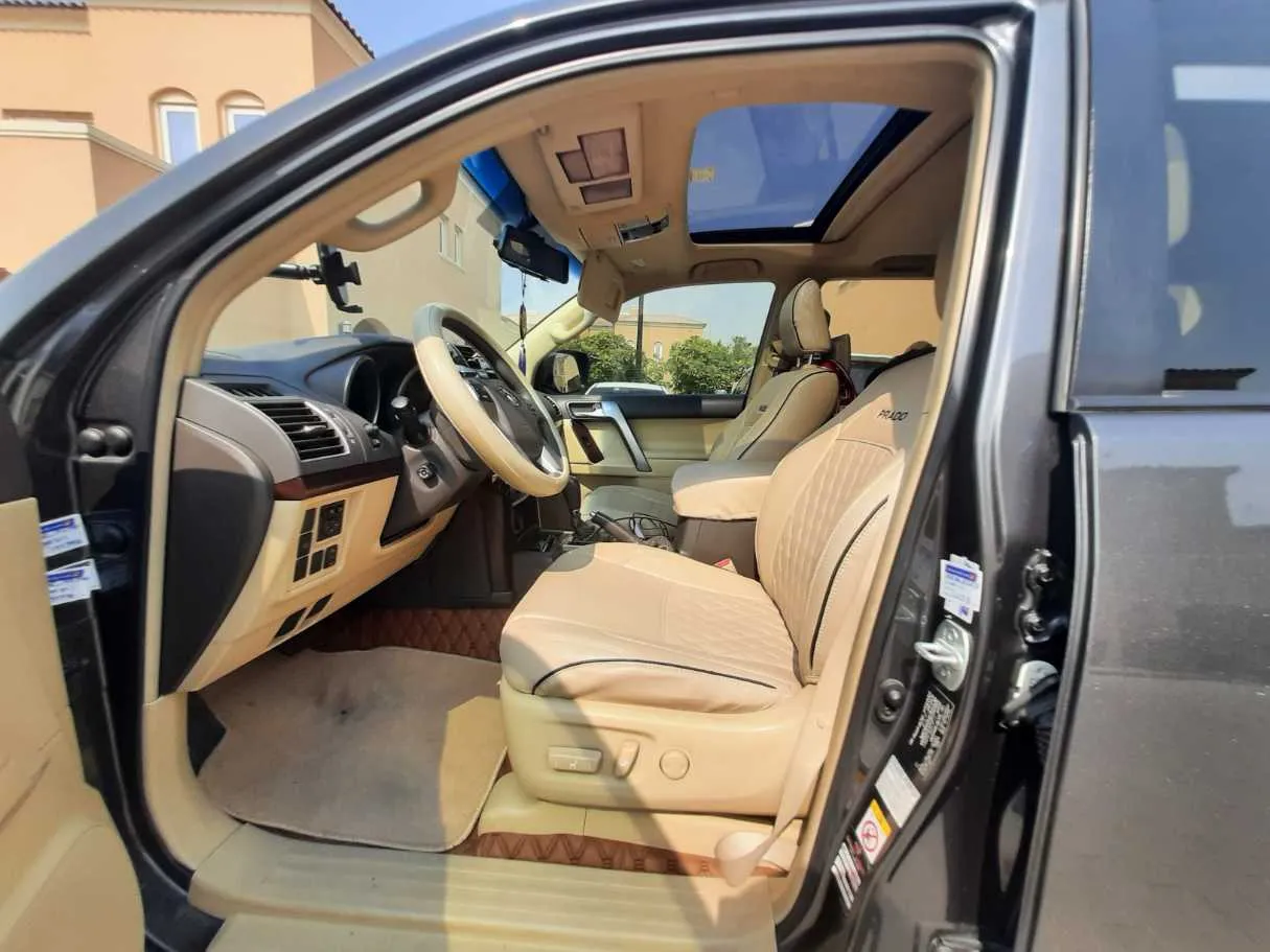 Car image 13