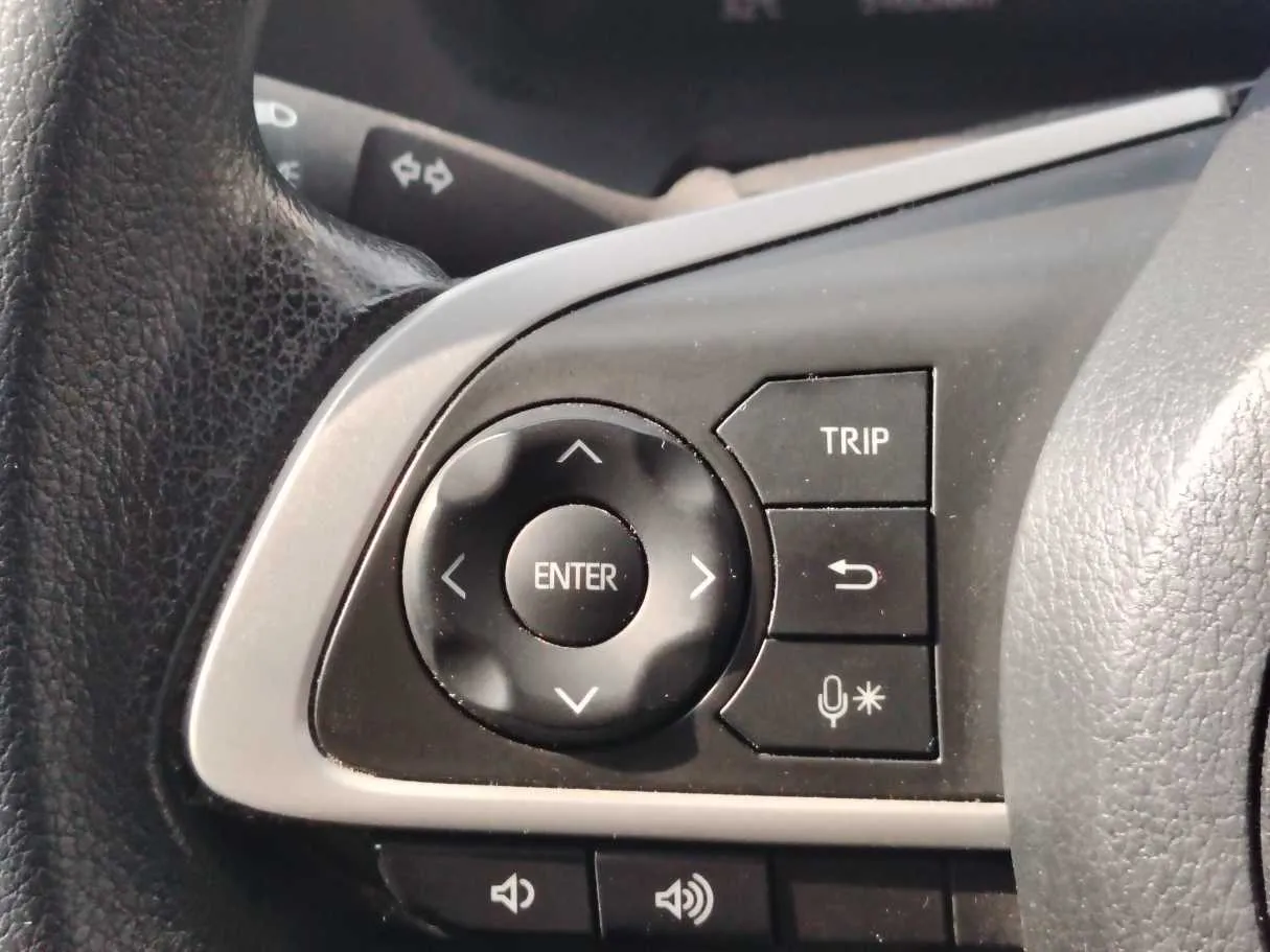 Car image 27