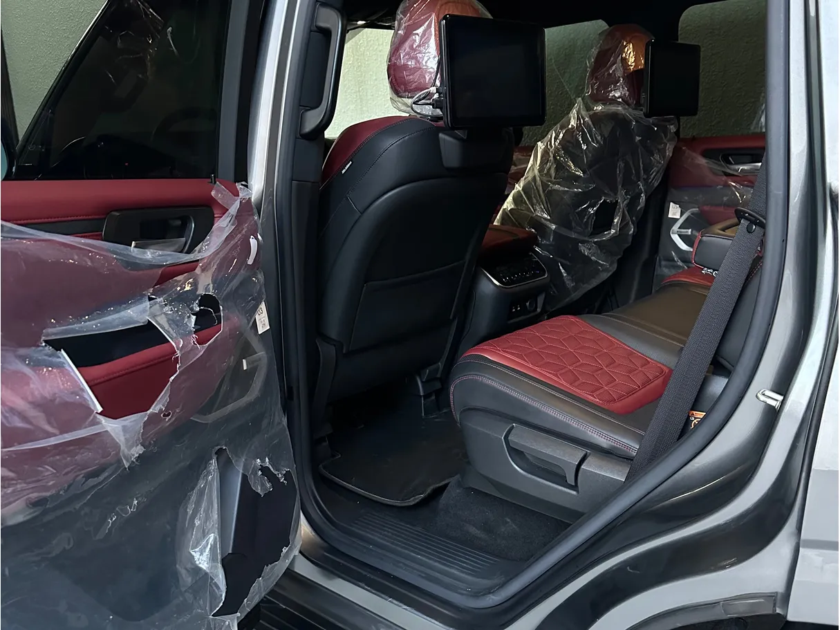 Car image 5