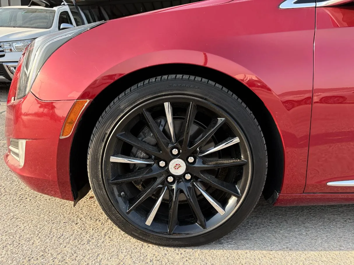 Car image 9