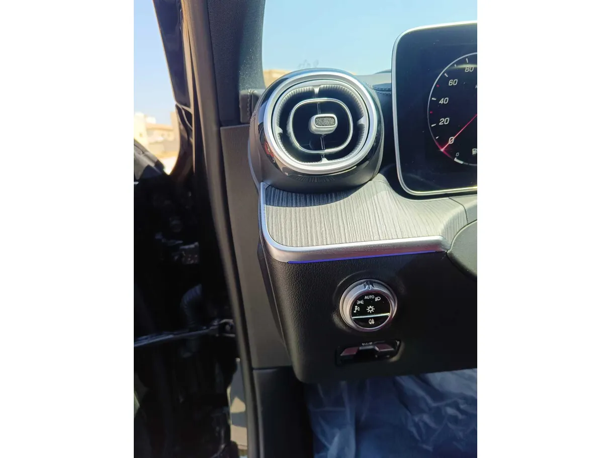 Car image 41