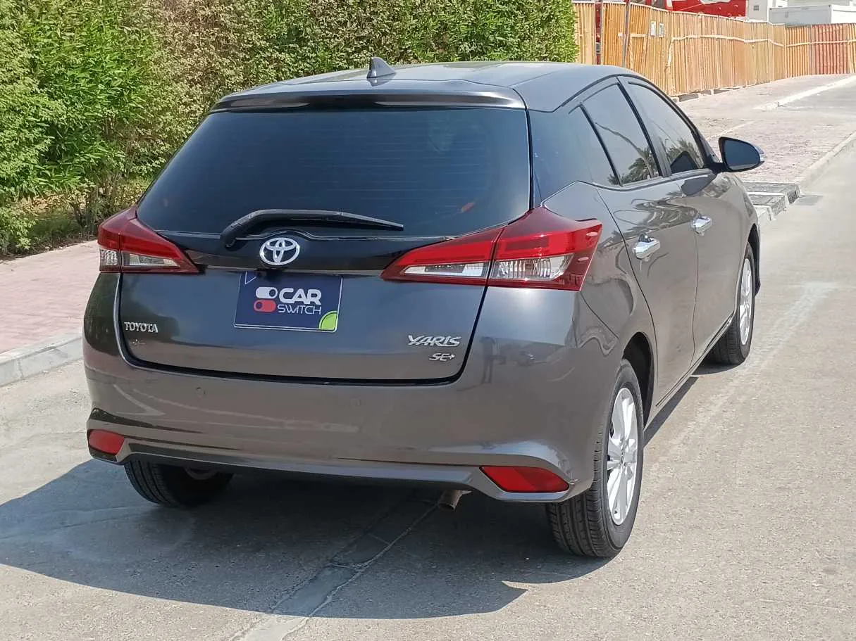 Car image 5
