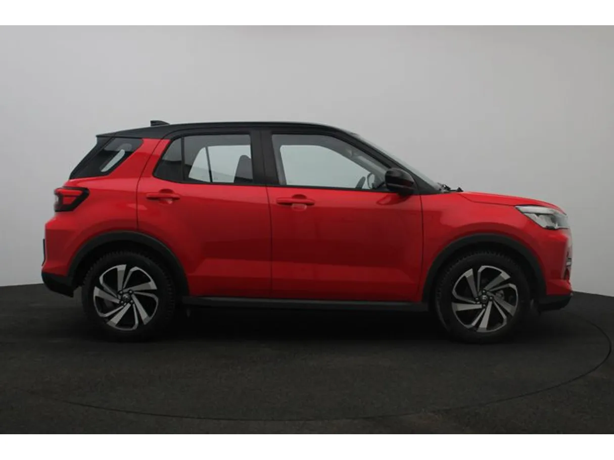 Car image 13