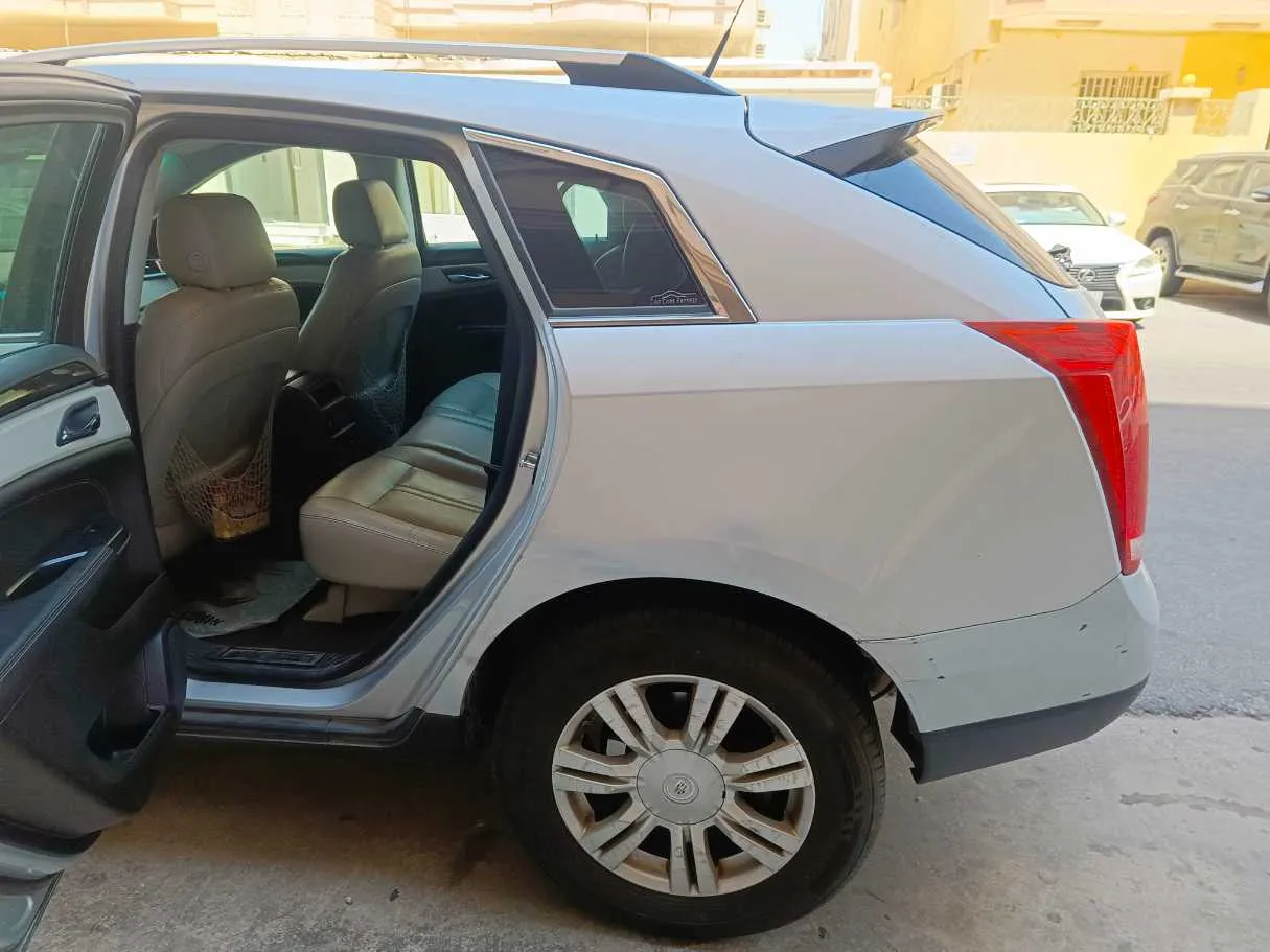Car image 14