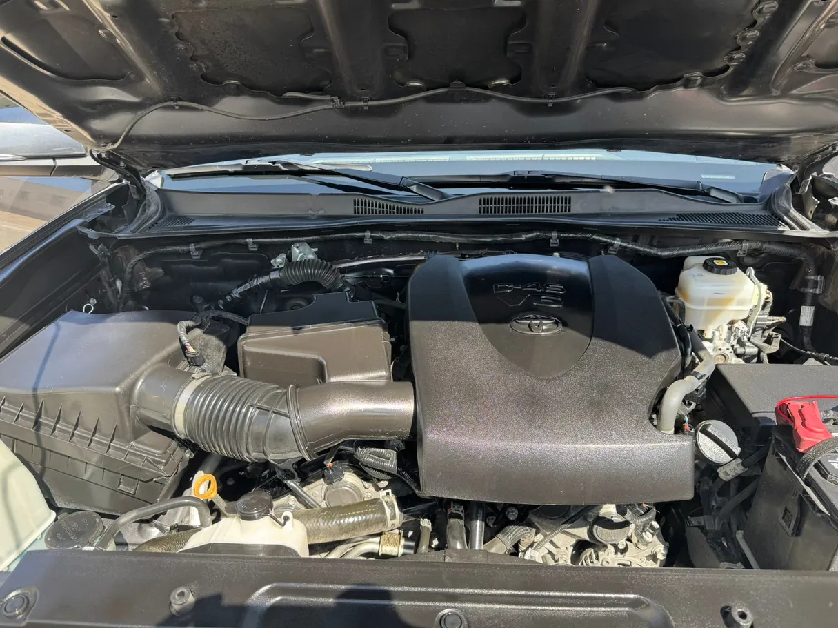 Car image 11