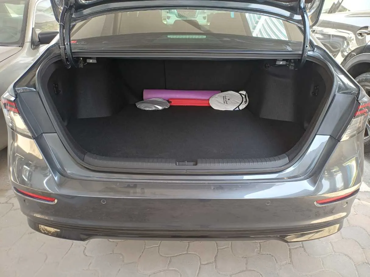 Car image 20