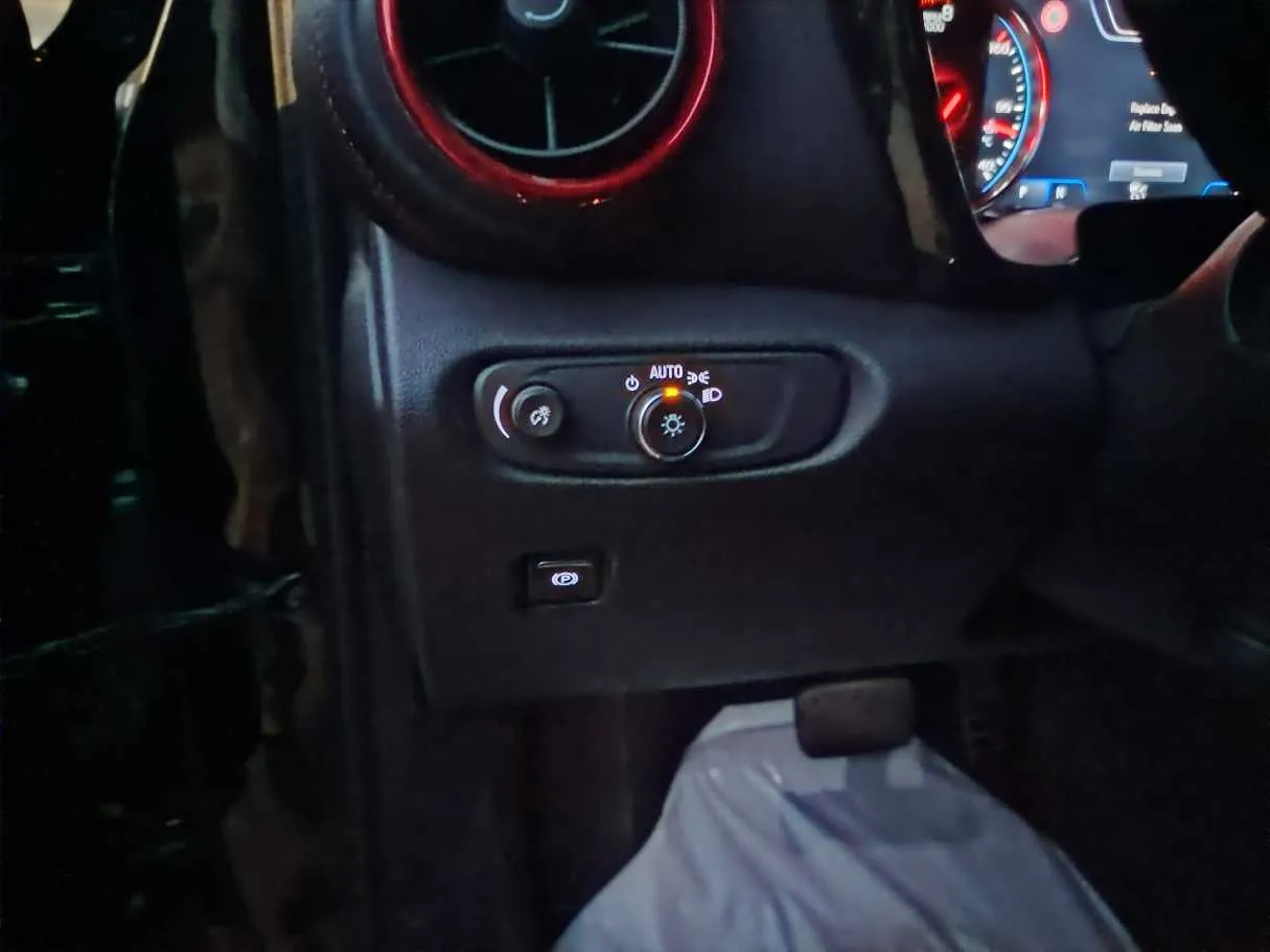 Car image 27
