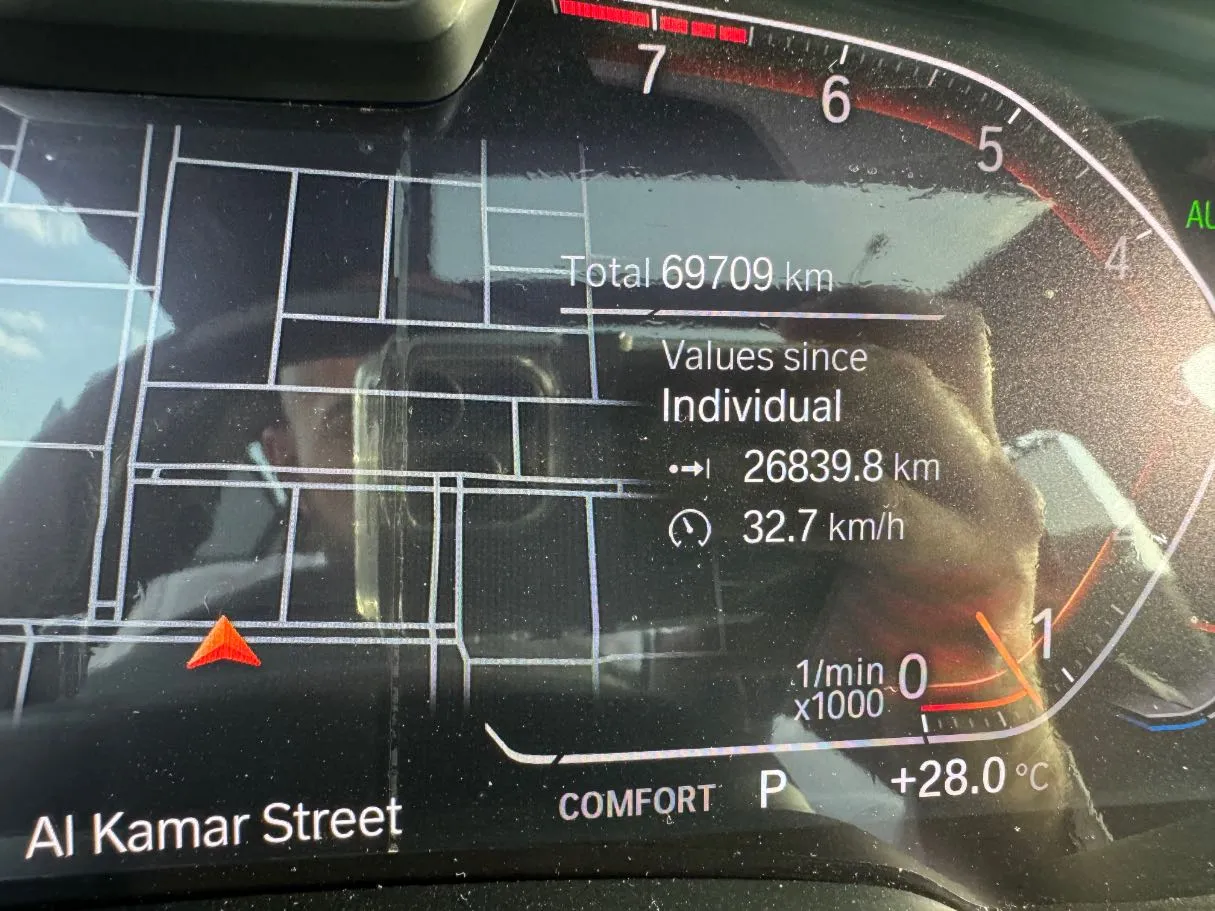 Car image 17