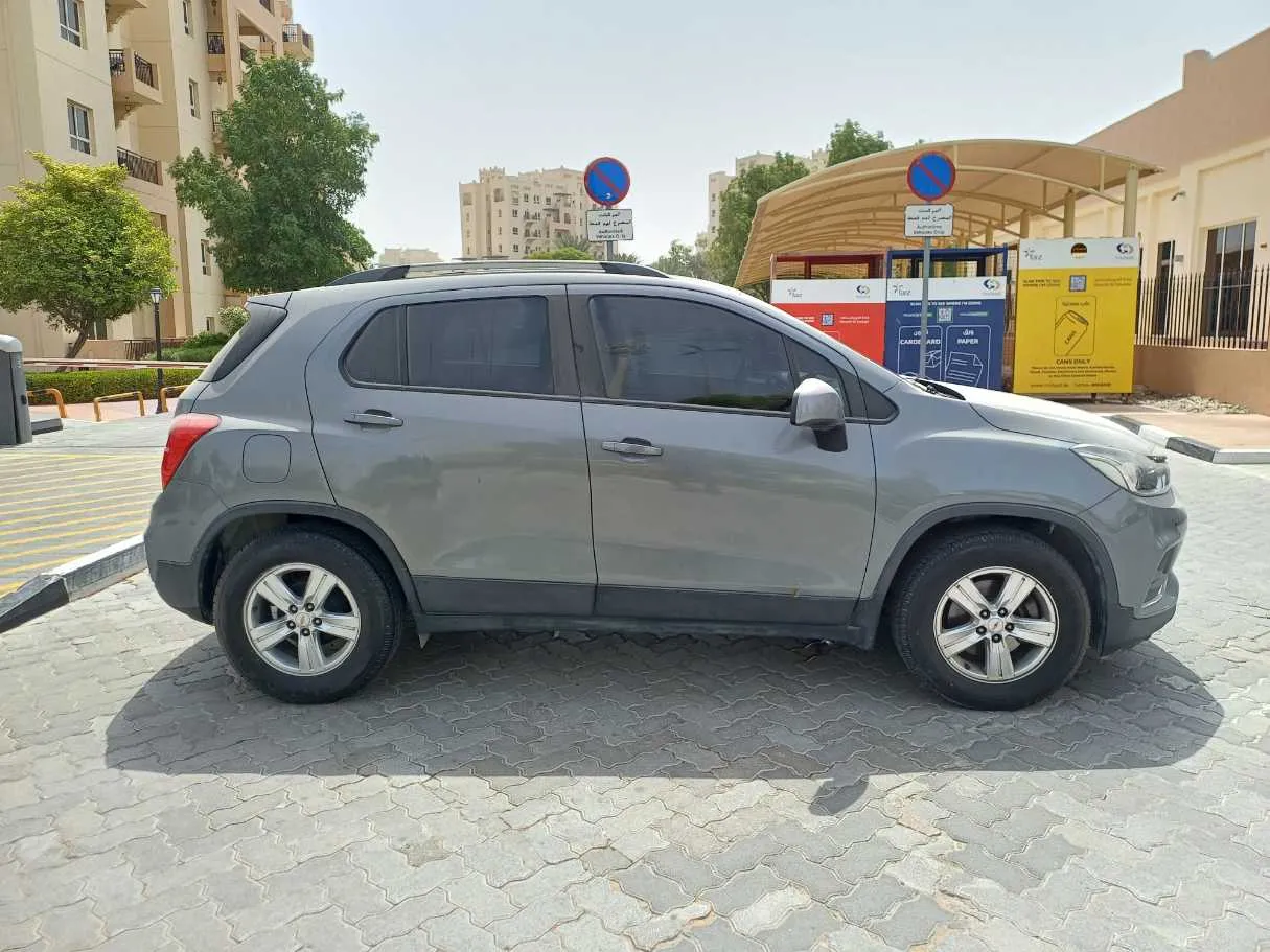 Car image 8