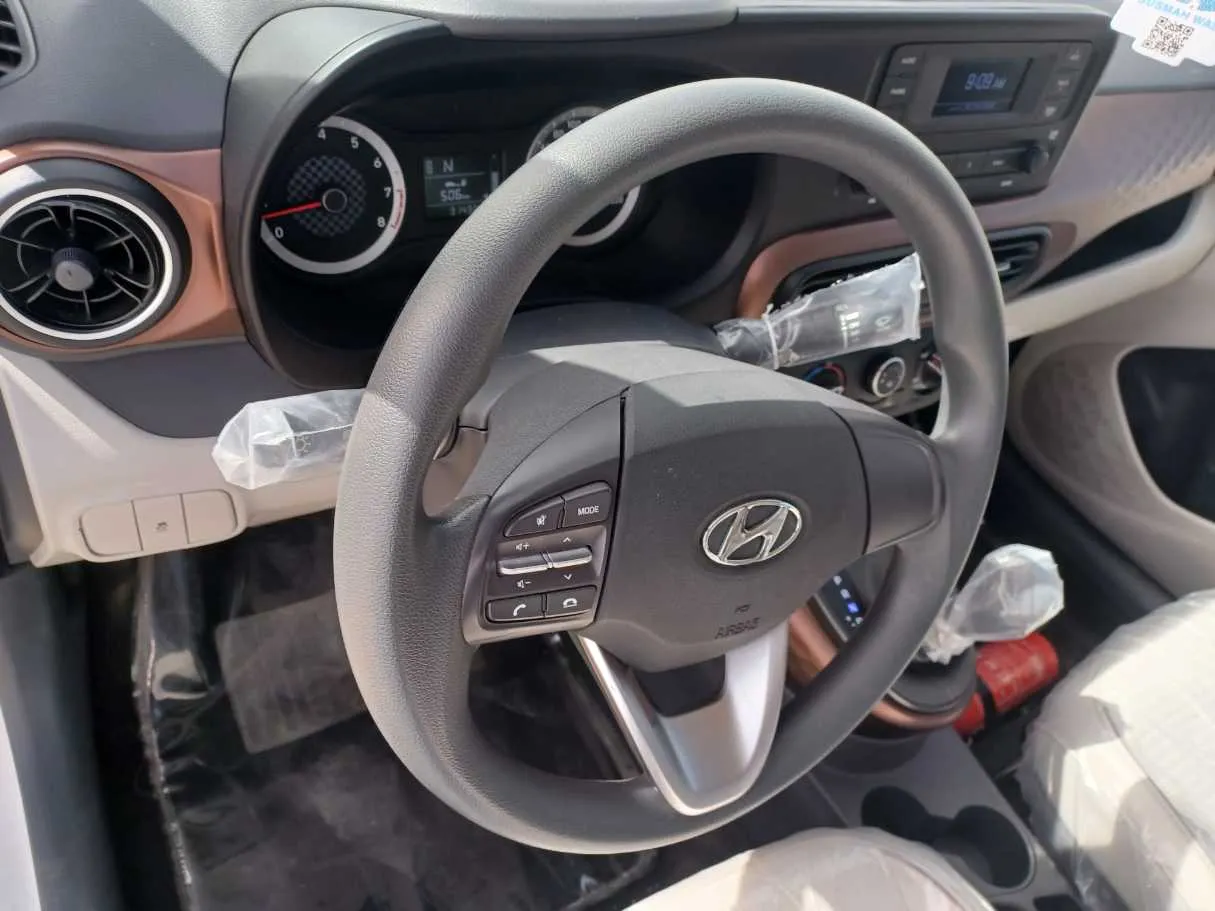 Car image 18