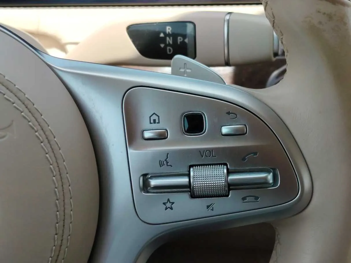 Car image 27
