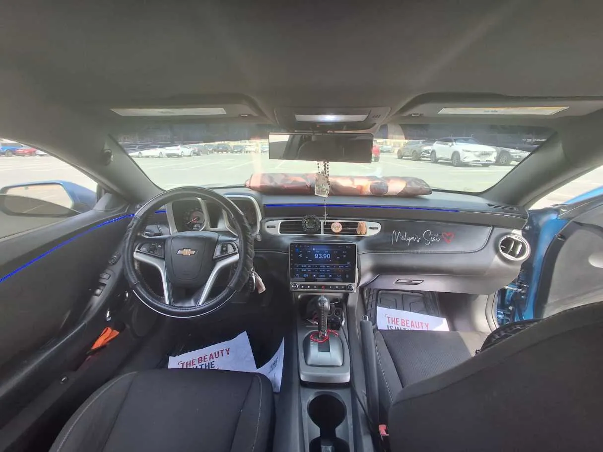 Car image 13