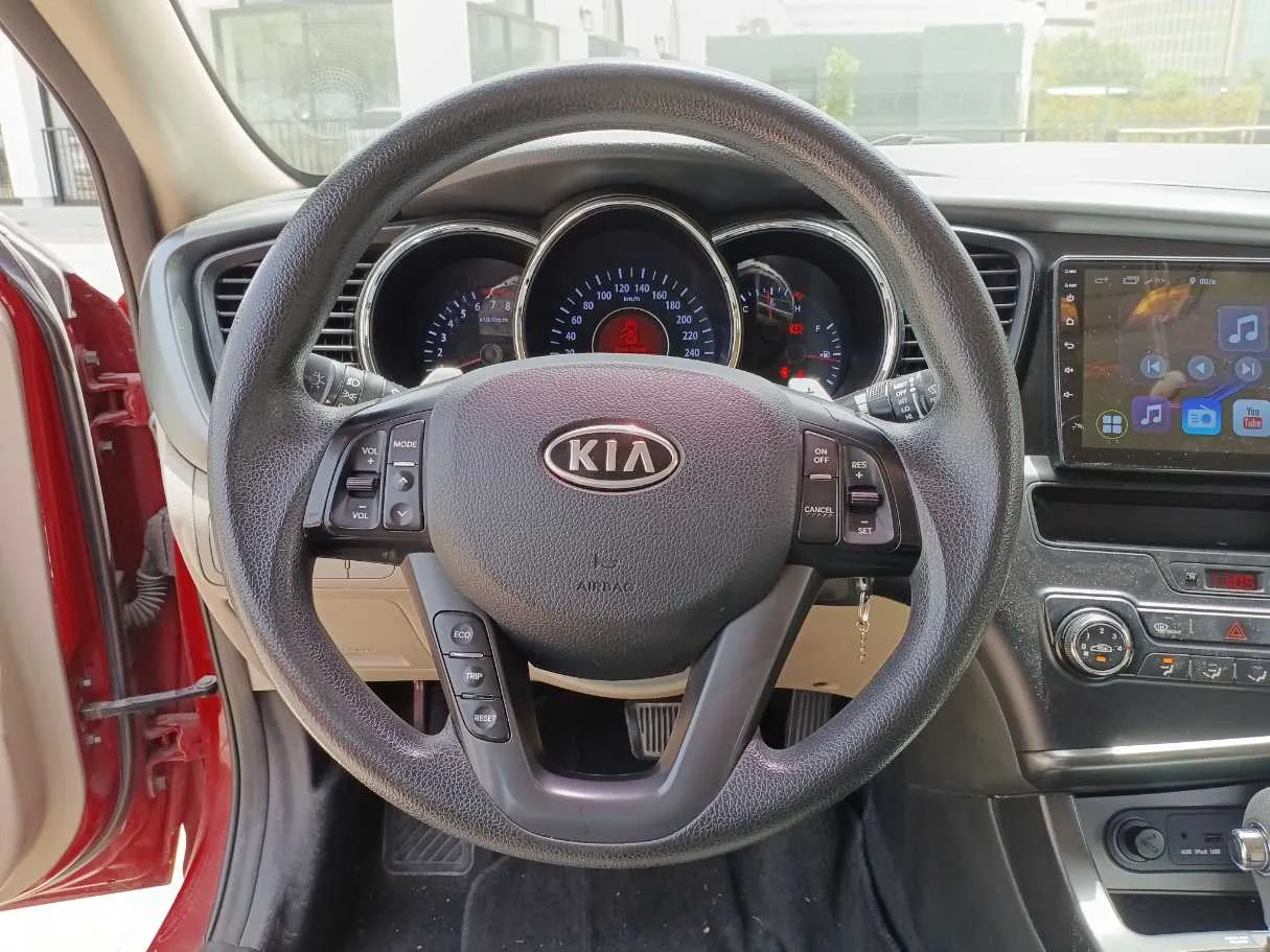 Car image 17