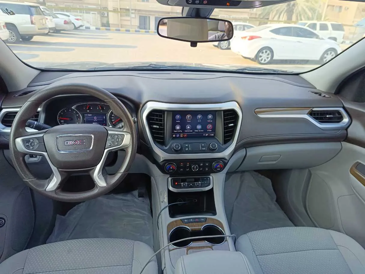 Car image 17
