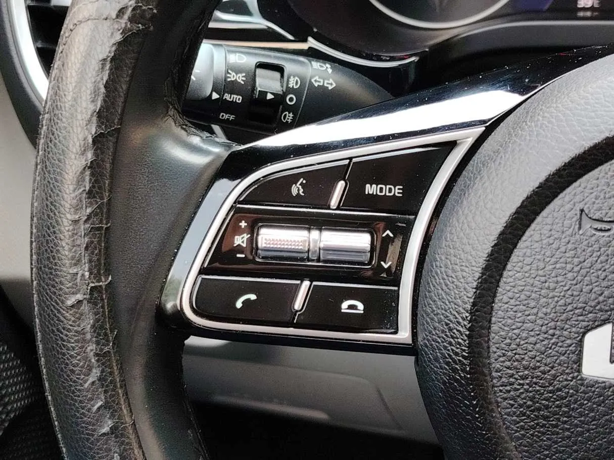 Car image 27
